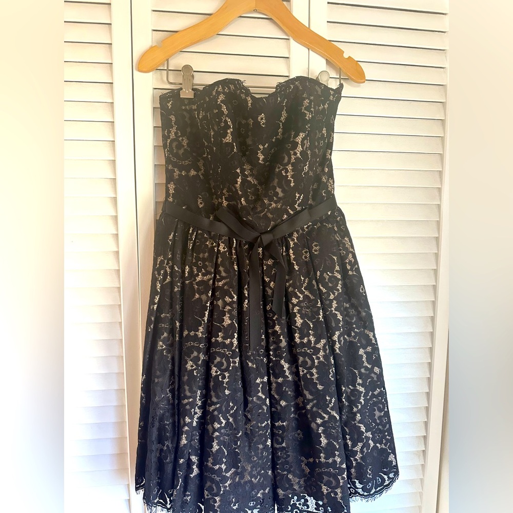 Nieman Marcus Robert Rodriguez for Target women’s dress. Size 4.